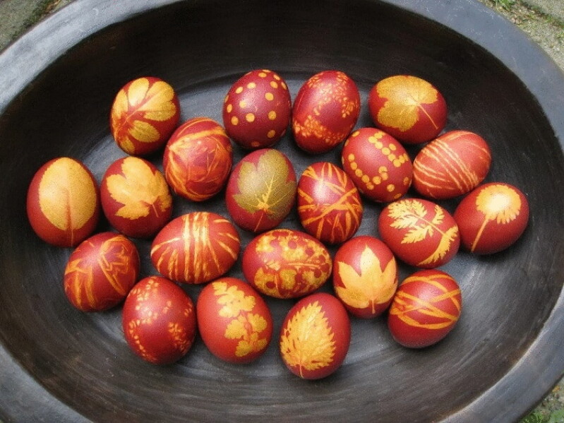 Как красить яйца в луковой шелухе, чтобы не лопнули