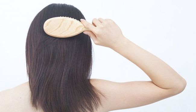 Несколько простых советов, которые помогут вашим волосам оставаться чистыми дольше