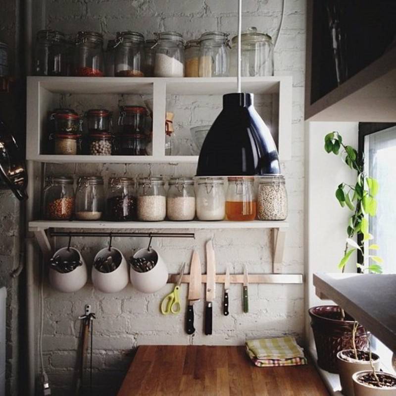 Все на своих местах: 28 классных идей хранения на кухне