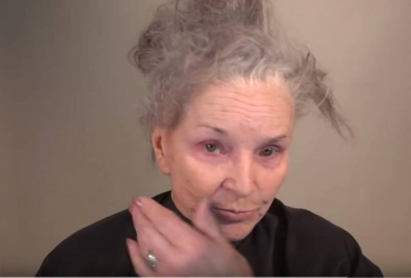 78-летняя женщина так искусно накладывает макияж, что выглядит на 20 лет моложе