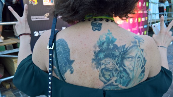 «У меня на теле чего только нет»: дочь Долиной появилась на публике сплошь покрытая татуировками