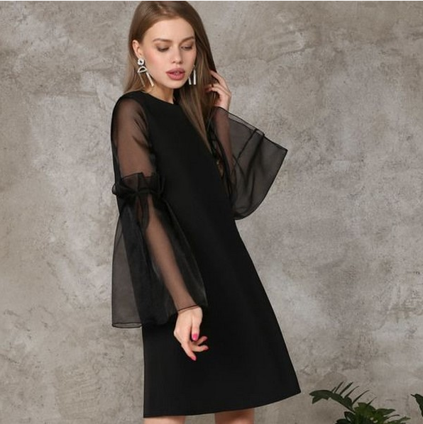 Модная классика: 15+ образов с черным платьем для любой фигуры