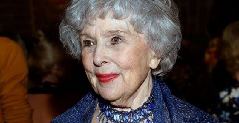 «Уникальная женщина» Вера Васильева отметила свой 93- й день рождения на сцене