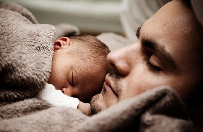 Отцовство — это не «помогать жене», а быть родителем своему ребенку