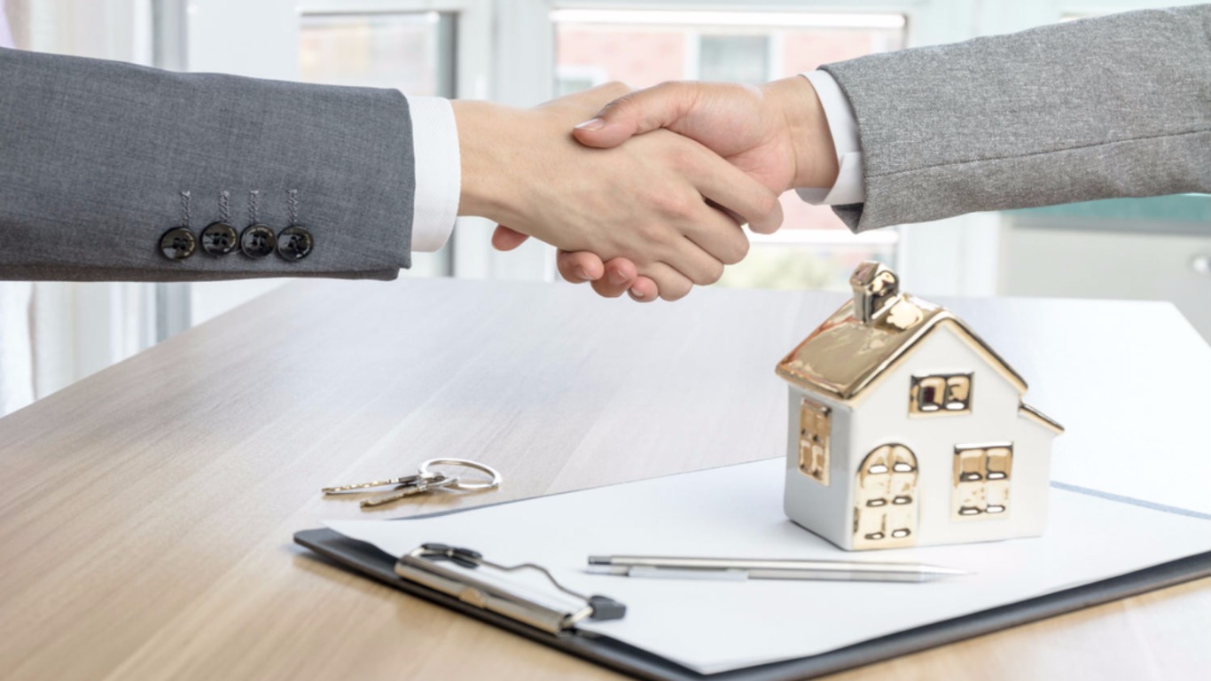 Как выбрать юриста при покупке недвижимости?
