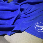 Пошив пледов из флиса: мягкие брендированные пледы как идеальный новогодний подарок