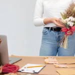 Цветы и дедлайны: почему онлайн-заказ букетов — спасение для карьеристов