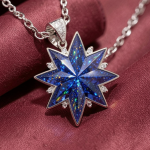 Брошь со звездчатым сапфиром: магия астеризма, символика и правила стиля